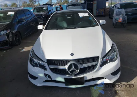 2014 Mercedes-Benz E 350 z USA, uszkodzony, nr VIN WDDKJ5KB8EF273053